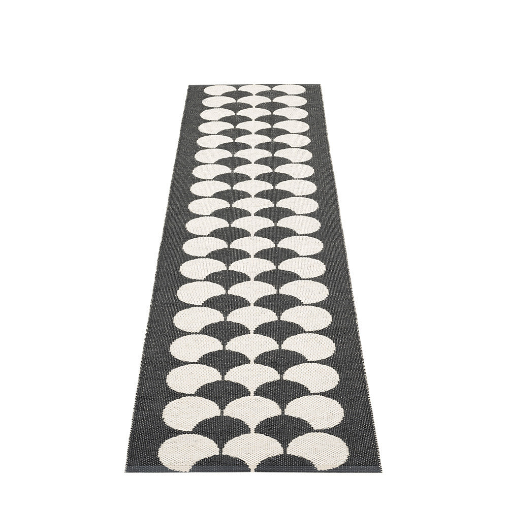 Pappelina Rug Bio Poppy Black