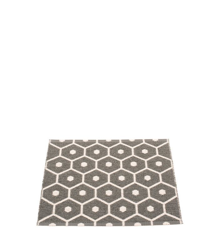 Pappelina Rug Honey Charcoal