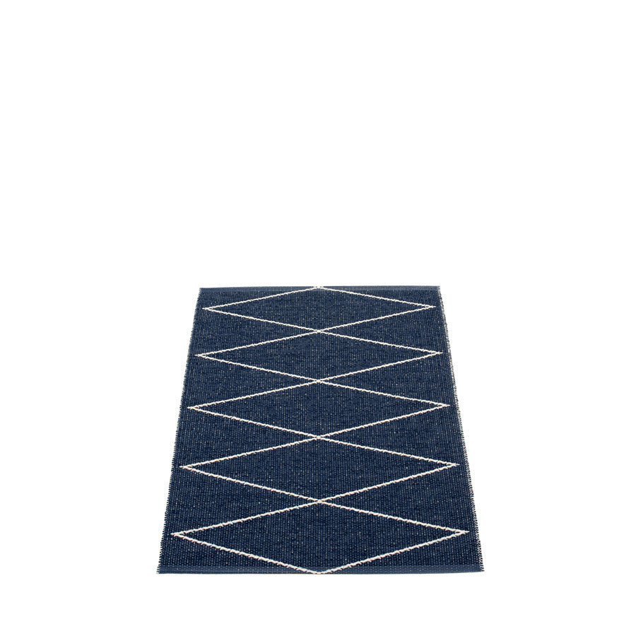 Pappelina Rug Max Dark Blue