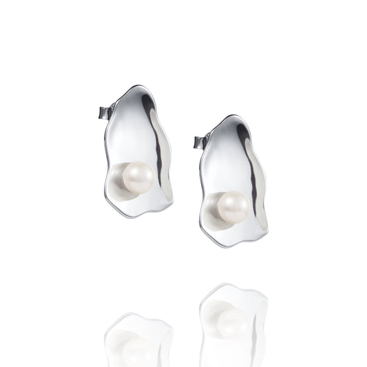 Efva Attling Oyster Earrings