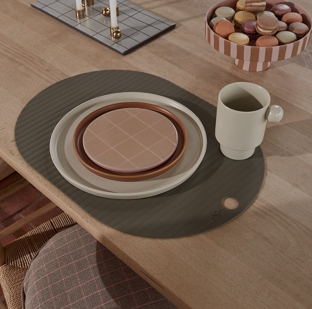 OYOY Suki Ceramic Serving Board Round caramel-rose