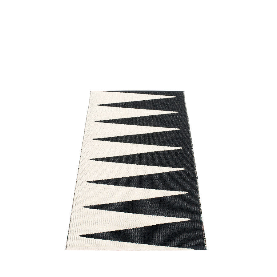 Pappelina Rug Vivi Black